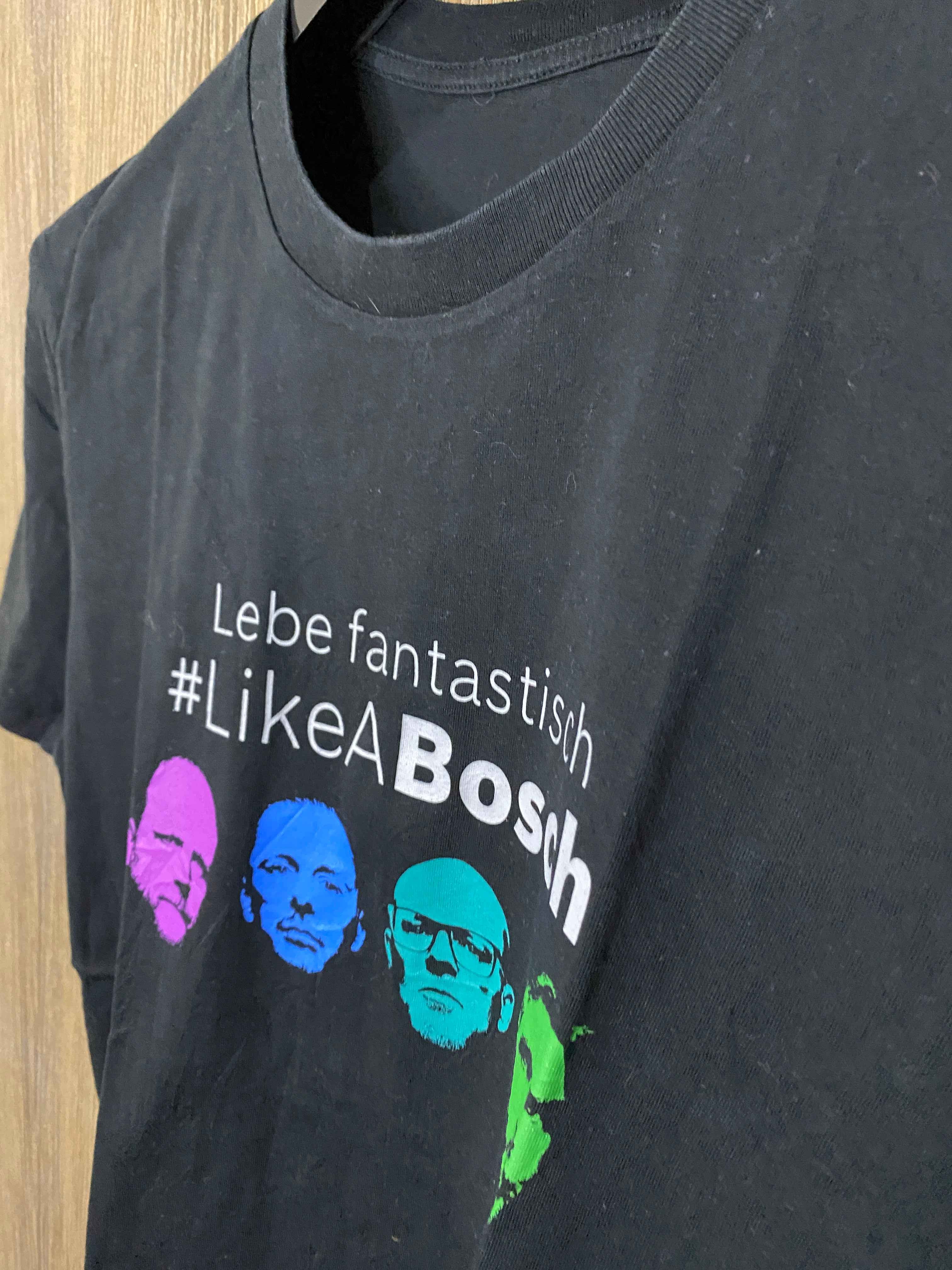 GRAPHIC T-SHIRT BLACK – Medium